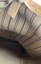 Load image into Gallery viewer, Louis Vuitton neverfull GM in monogram