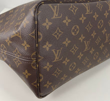 Load image into Gallery viewer, Louis Vuitton neverfull GM in monogram