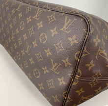 Load image into Gallery viewer, Louis Vuitton neverfull GM in monogram