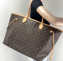 Load image into Gallery viewer, Louis Vuitton neverfull GM in monogram