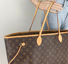 Load image into Gallery viewer, Louis Vuitton neverfull GM in monogram