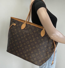 Load image into Gallery viewer, Louis Vuitton neverfull MM in monogram