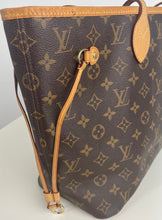 Load image into Gallery viewer, Louis Vuitton neverfull MM in monogram