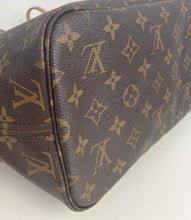 Load image into Gallery viewer, Louis Vuitton neverfull MM in monogram
