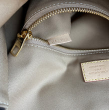 Load image into Gallery viewer, Louis Vuitton graceful PM in monogram