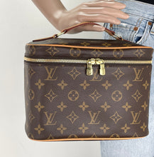 Load image into Gallery viewer, Louis Vuitton nice BB