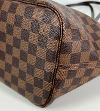 Load image into Gallery viewer, Louis Vuitton neverfull MM damier