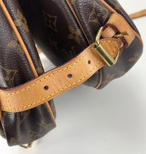 Load image into Gallery viewer, Louis Vuitton saumur 30 monogram messenger bag