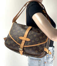 Load image into Gallery viewer, Louis Vuitton saumur 30 monogram messenger bag
