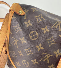 Load image into Gallery viewer, Louis Vuitton saumur 30 monogram messenger bag