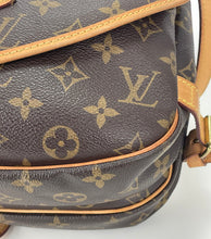 Load image into Gallery viewer, Louis Vuitton saumur 30 monogram messenger bag