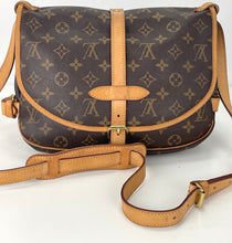 Load image into Gallery viewer, Louis Vuitton saumur 30 monogram messenger bag