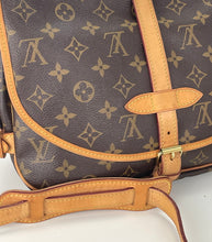Load image into Gallery viewer, Louis Vuitton saumur 30 monogram messenger bag