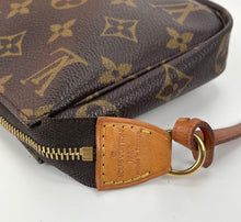 Load image into Gallery viewer, Louis Vuitton pochette accessories in monogram
