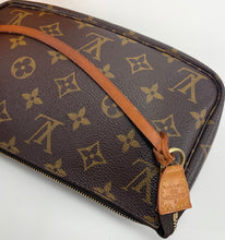 Load image into Gallery viewer, Louis Vuitton pochette accessories in monogram