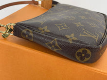 Load image into Gallery viewer, Louis Vuitton pochette accessories in monogram