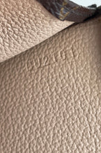 Load image into Gallery viewer, Louis Vuitton toilerty 15