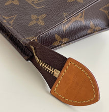 Load image into Gallery viewer, Louis Vuitton toilerty 15
