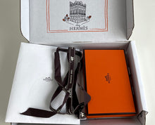 Load image into Gallery viewer, Hermes calvi card holder in anemone