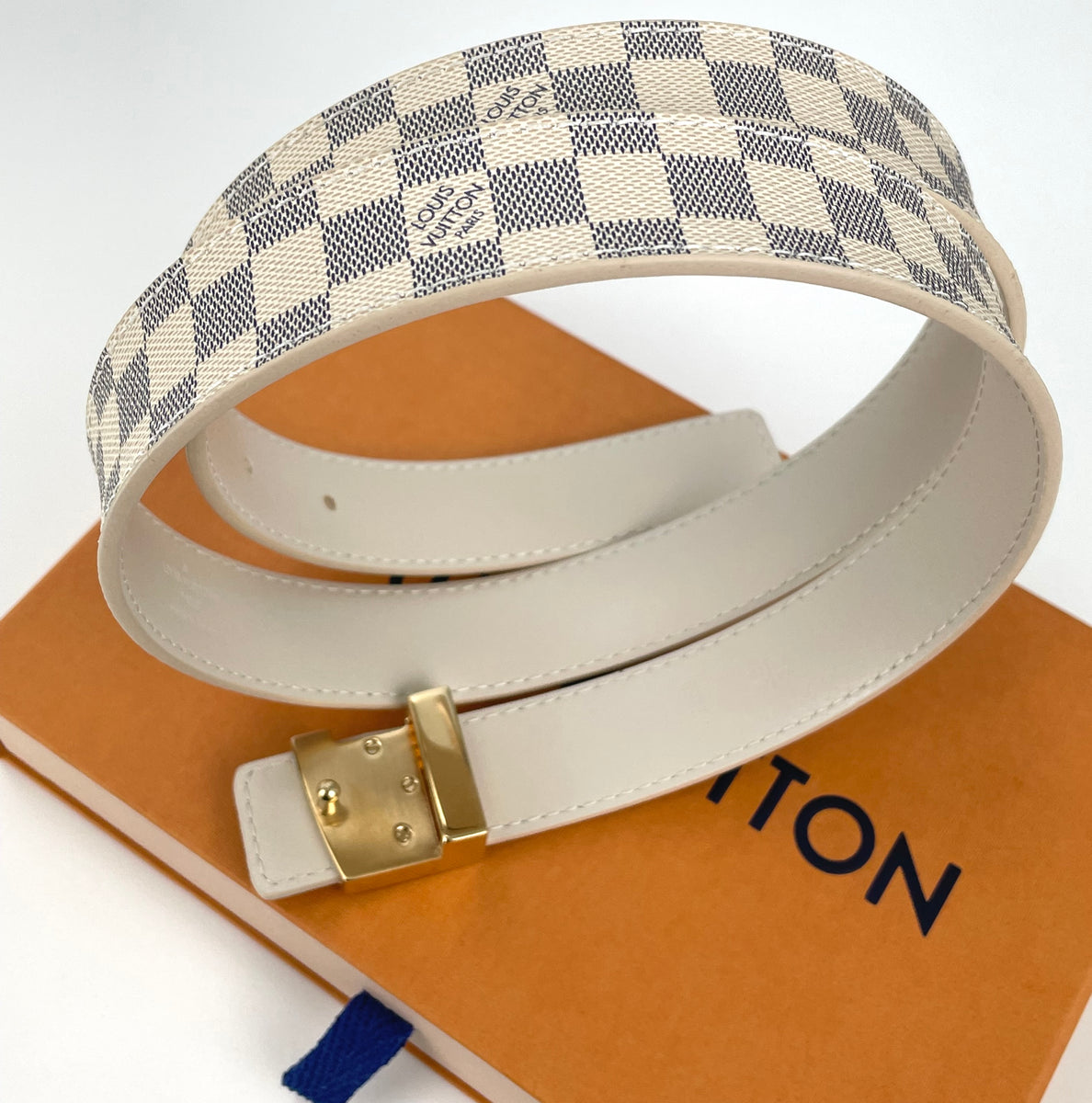 Louis Vuitton initiales 25MM azur 80cm – Lady Clara's Collection