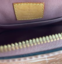 Load image into Gallery viewer, Louis Vuitton alma BB beige vernis leather