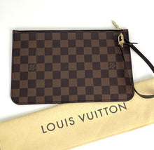 Load image into Gallery viewer, Louis Vuitton pochette in damier ebene