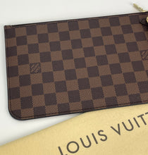Load image into Gallery viewer, Louis Vuitton pochette in damier ebene