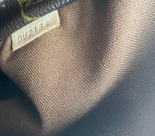 Load image into Gallery viewer, Louis Vuitton totally PM in monogram