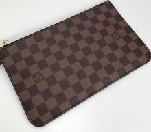 Load image into Gallery viewer, Louis Vuitton pochette in damier ebene