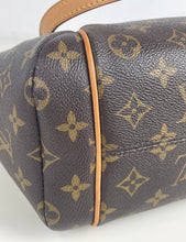 Load image into Gallery viewer, Louis Vuitton totally PM in monogram