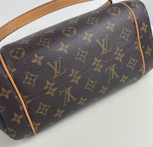 Load image into Gallery viewer, Louis Vuitton totally PM in monogram