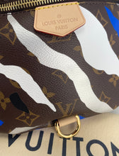 Load image into Gallery viewer, Louis Vuitton league of legends bumbag