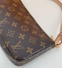 Load image into Gallery viewer, Louis Vuitton pochette accessories in monogram