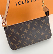 Load image into Gallery viewer, Louis Vuitton pochette accessories in monogram