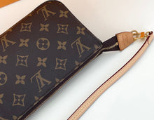 Load image into Gallery viewer, Louis Vuitton pochette accessories in monogram