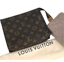 Load image into Gallery viewer, Louis Vuitton toiletry 19 with insert