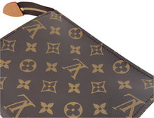 Load image into Gallery viewer, Louis Vuitton toiletry 19 with insert