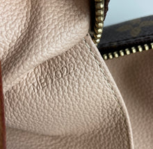Load image into Gallery viewer, Louis Vuitton trousse toilette 23