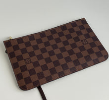 Load image into Gallery viewer, Louis Vuitton pochette in damier ebene