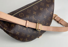 Load image into Gallery viewer, Louis Vuitton bumbag in monogram