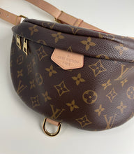 Load image into Gallery viewer, Louis Vuitton bumbag in monogram