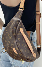 Load image into Gallery viewer, Louis Vuitton bumbag in monogram