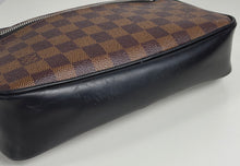 Load image into Gallery viewer, Louis Vuitton Kasai clutch in damier ebene canvas