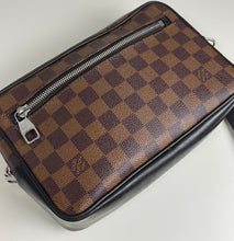 Load image into Gallery viewer, Louis Vuitton Kasai clutch in damier ebene canvas