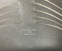 Load image into Gallery viewer, Louis Vuitton Kasai clutch in damier ebene canvas