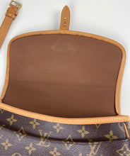 Load image into Gallery viewer, Louis Vuitton sologne monogram