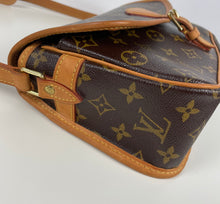 Load image into Gallery viewer, Louis Vuitton sologne monogram