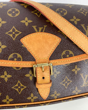 Load image into Gallery viewer, Louis Vuitton sologne monogram