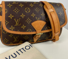 Load image into Gallery viewer, Louis Vuitton sologne monogram