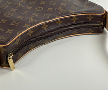 Load image into Gallery viewer, Louis Vuitton croissant MM